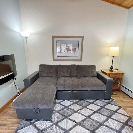 Cabin A Suite Bed And Breakfast 伍德兰帕克 外观 照片