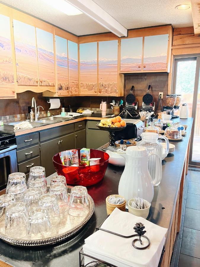 Cabin A Suite Bed And Breakfast 伍德兰帕克 外观 照片